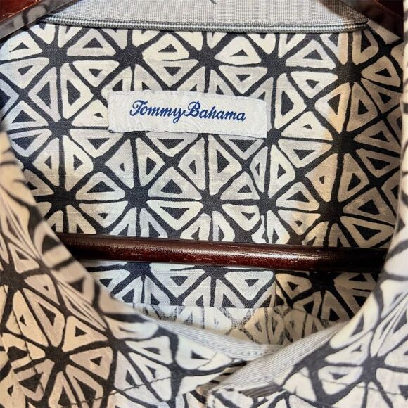 Tommy Bahama Men's XXL Black Geometric Short Sleeve Button-Up Shirt - Picture 2 of 9